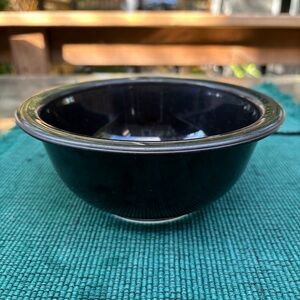 Vintage Pyrex - Rare Black 1L with clear bottom glass bowl - 322